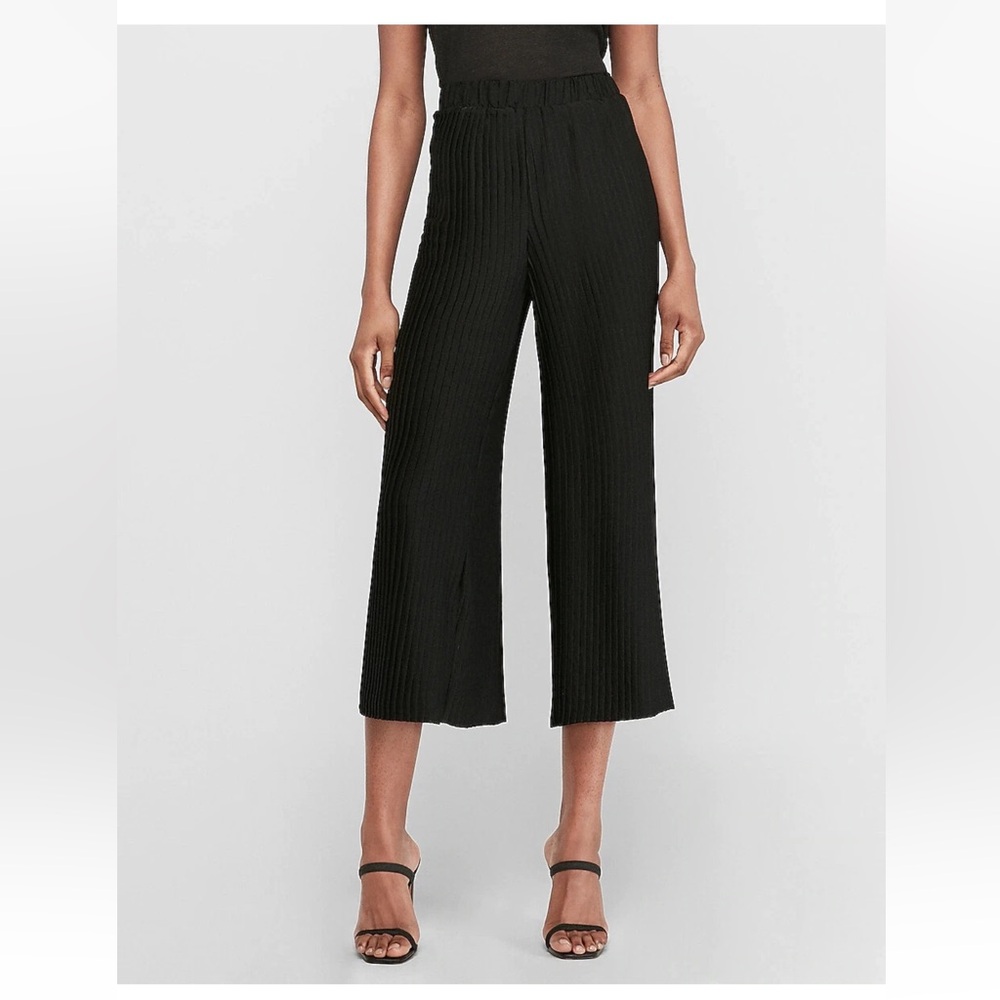 Express lot of 2 high rise cropped pleated pants